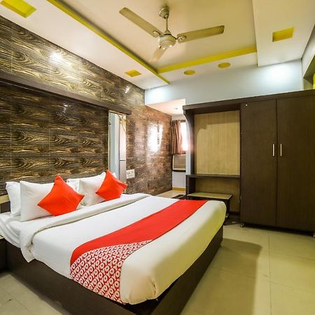 Oyo 69877 Hotel Sarthi Residency Αχμπανταμπάντ Εξωτερικό φωτογραφία