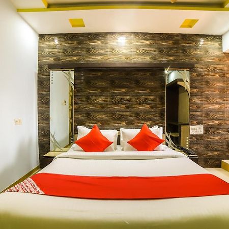 Oyo 69877 Hotel Sarthi Residency Αχμπανταμπάντ Εξωτερικό φωτογραφία