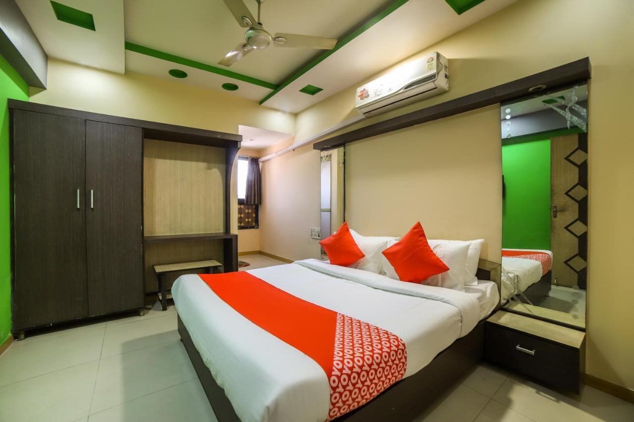Oyo 69877 Hotel Sarthi Residency Αχμπανταμπάντ Εξωτερικό φωτογραφία