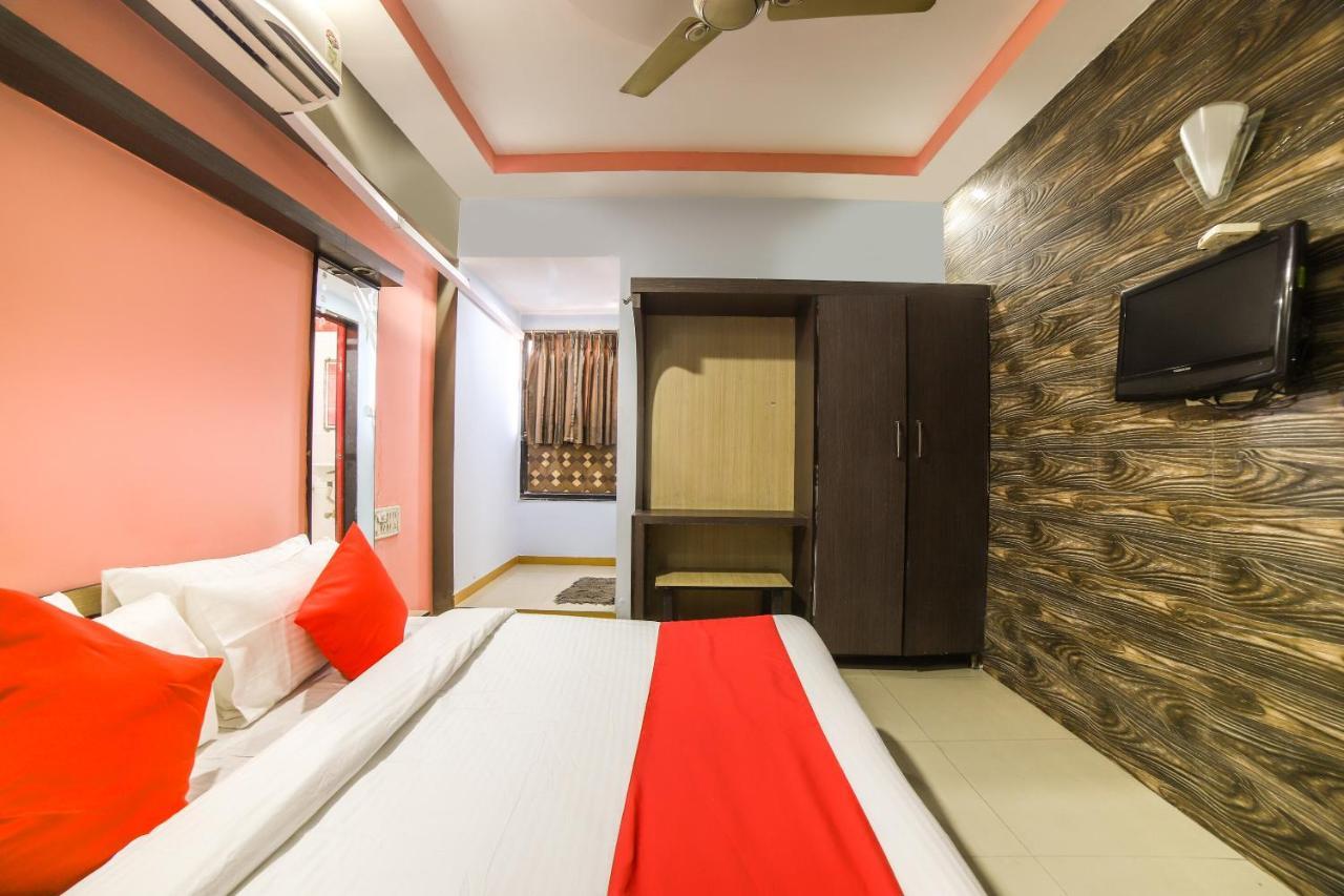 Oyo 69877 Hotel Sarthi Residency Αχμπανταμπάντ Εξωτερικό φωτογραφία