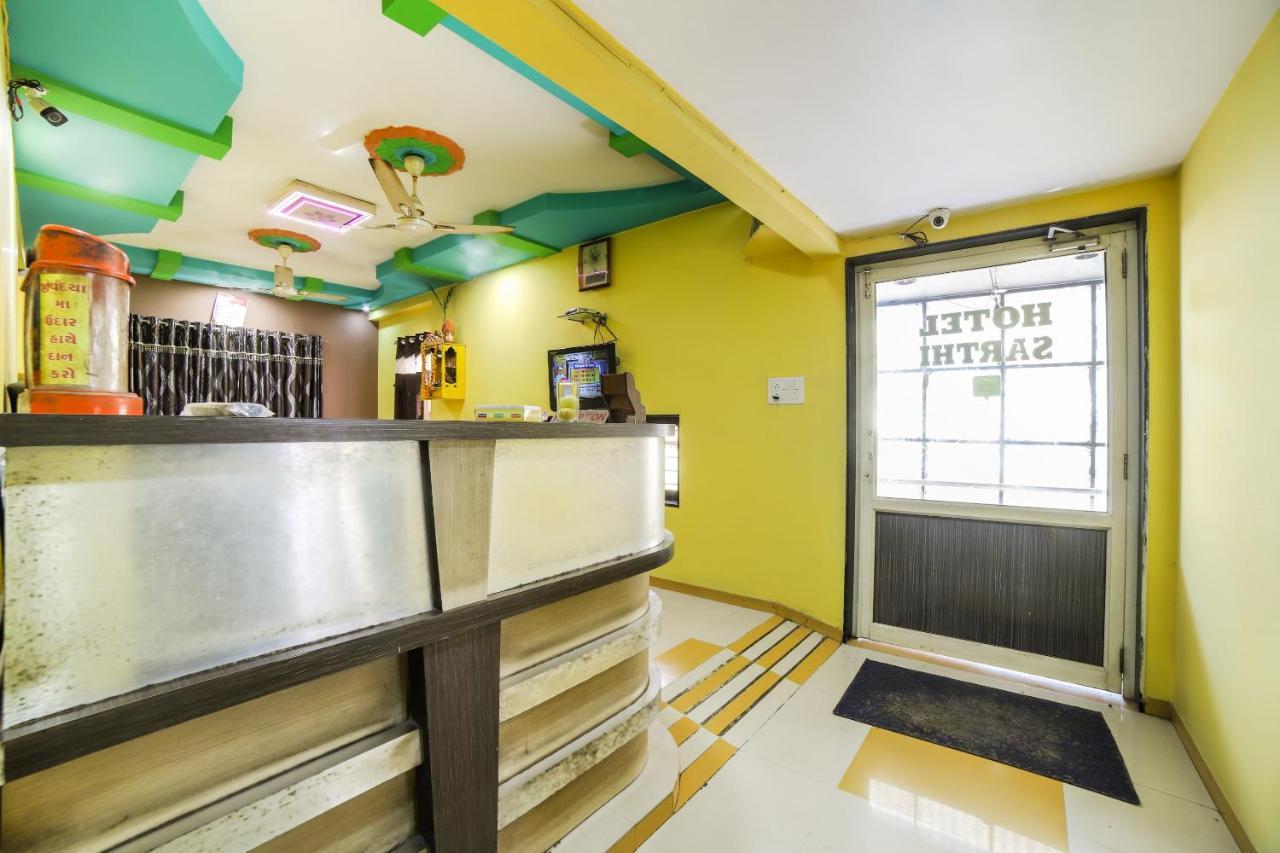 Oyo 69877 Hotel Sarthi Residency Αχμπανταμπάντ Εξωτερικό φωτογραφία