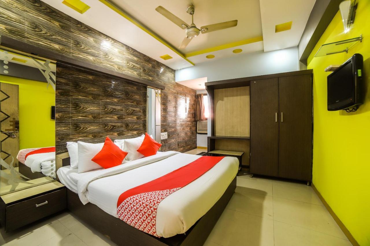 Oyo 69877 Hotel Sarthi Residency Αχμπανταμπάντ Εξωτερικό φωτογραφία
