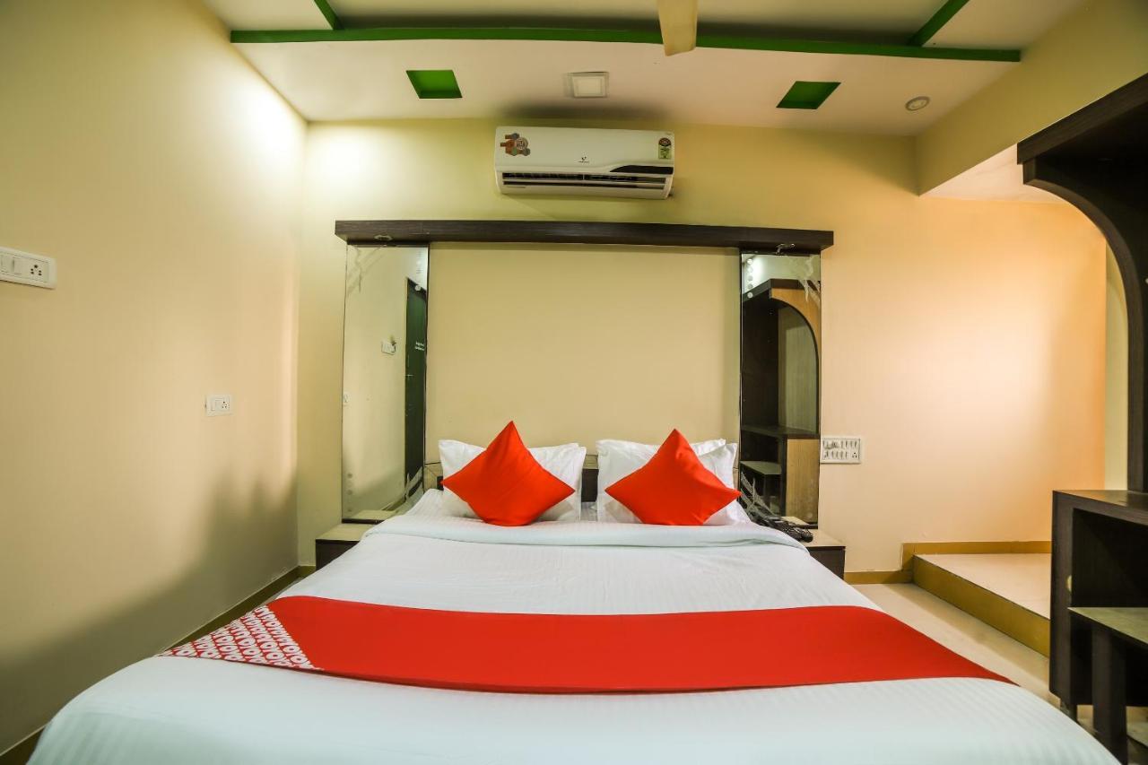 Oyo 69877 Hotel Sarthi Residency Αχμπανταμπάντ Εξωτερικό φωτογραφία